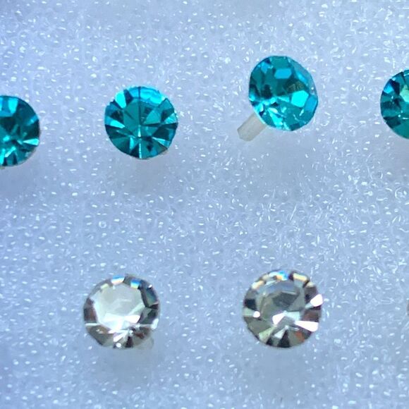 20 Pairs of Rainbow Earrings – Set of 40 Mini Studs in Gift Box for Teens - Picture 4 of 6